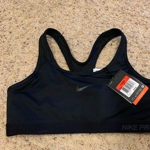 Nike pro sports bra